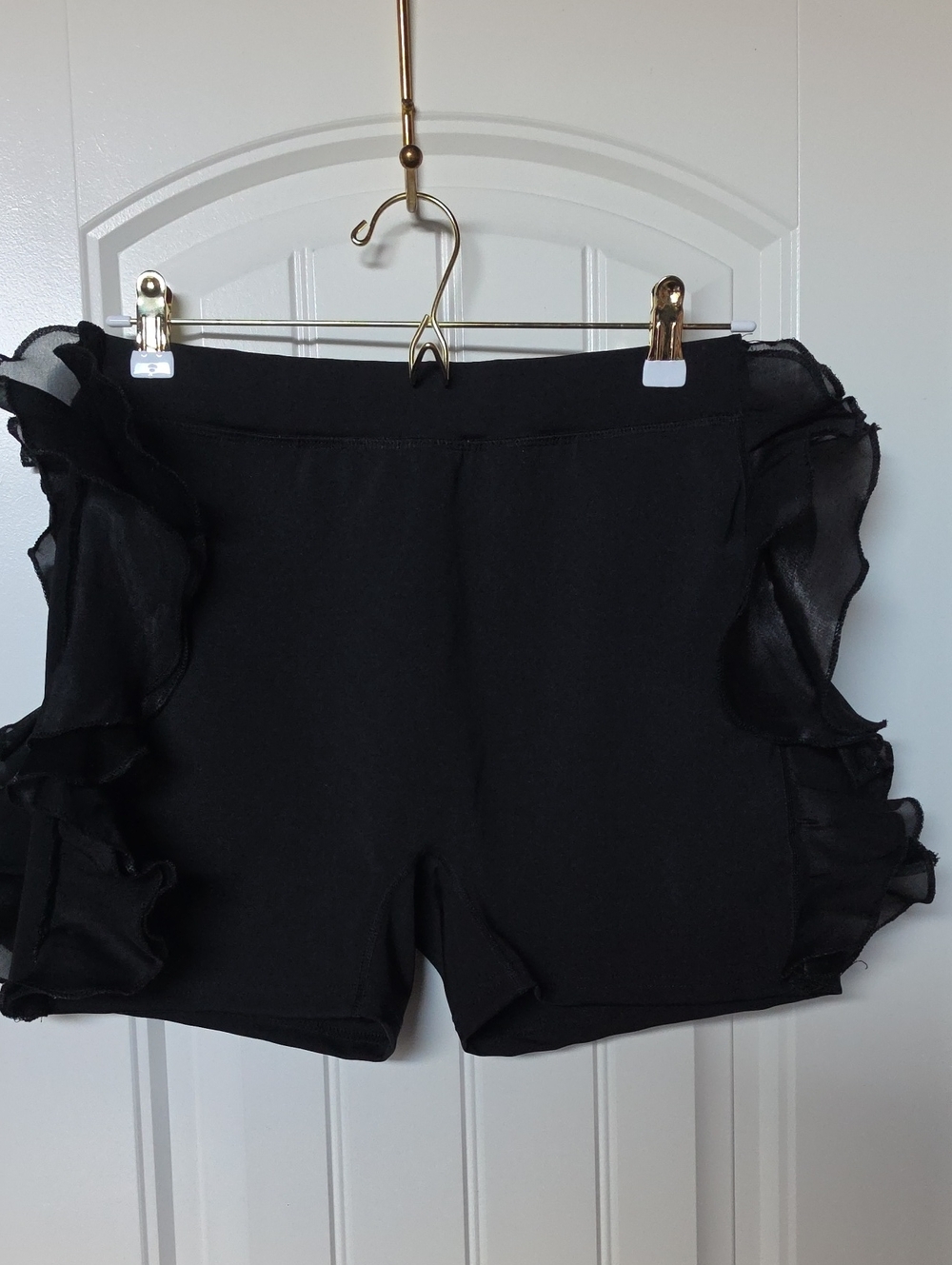 AKIRA Black Ruffle-Trim Bike Shorts
